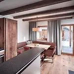 Alpin Residenzen Buchensteinwand St. Ulrich By Alpina-holiday アパート *