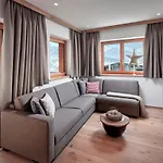 Alpin Residenzen Buchensteinwand St. Ulrich By Alpina-holiday ザンクト・ウルリッヒ・アム・ピラーゼー