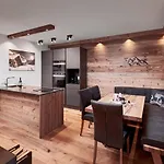 Alpin Residenzen Buchensteinwand St. Ulrich By Alpina-holiday * ザンクト・ウルリッヒ・アム・ピラーゼー